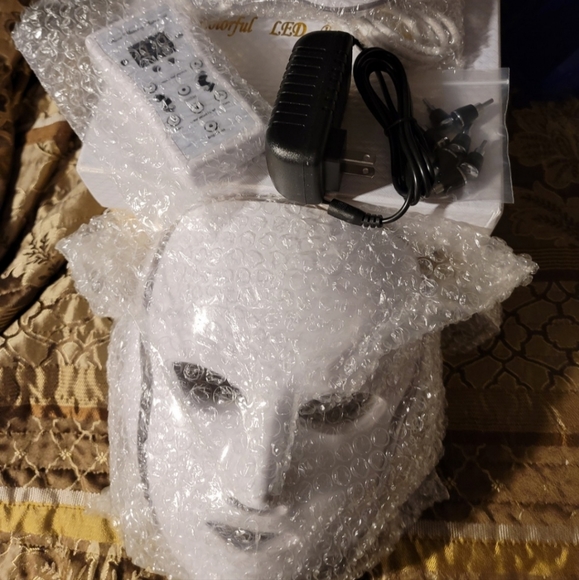 Colorful LED Anti-Age  New - Picture 7 of 11